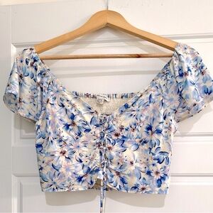 Floral blue and white crop top - size S, American Eagle, cinch front
